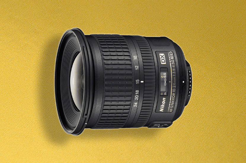 Nikon AF-S DX NIKKOR 10-24mm f3.5-4.5G ED Zoom Lens with Auto Focus for Nikon DSLR Cameras